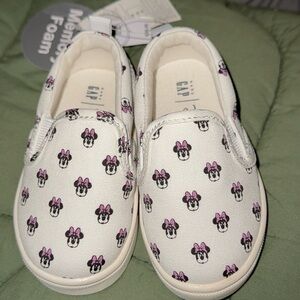Baby GAP Disney Slip-On Sneakers NWT- White with Pink bow Minnie Design Sz 5
